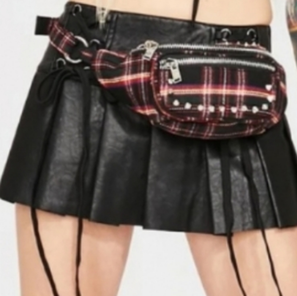 👜🐻CURRENT MOOD😺👜 Max Volume Fanny Pack Crossbody last one in stock - Picture 3 of 17